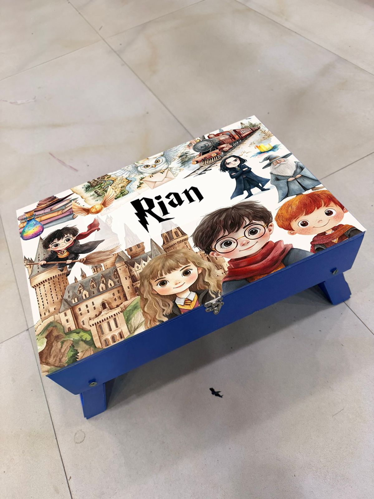 Personalised kids study table